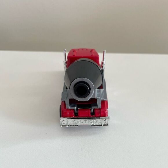 Vintage Matchbox 1981 Peterbilt Cement Truck Red Vintage Matchbox Diecast 1:2 - Picture 3 of 9